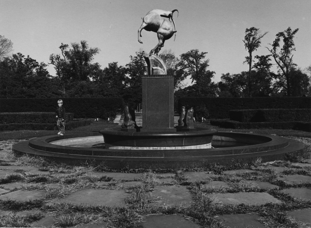 2008.033.052 2008.033.052