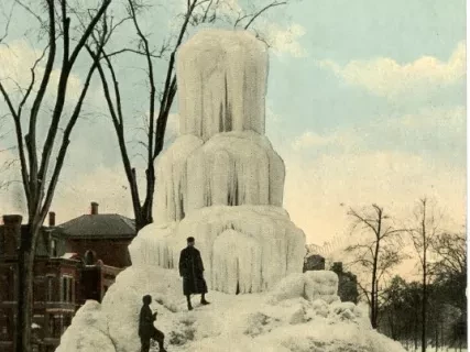 Postcard - Ice Fountain, Washington Blvd., Detroit, Mich.