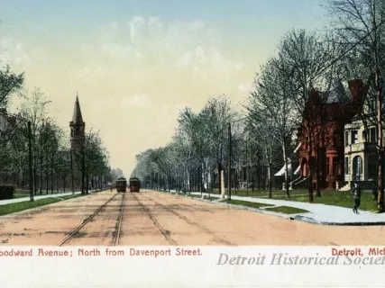 Postcard - Woodward Avenue; North from Davenport Street.  Detroit, Mich.