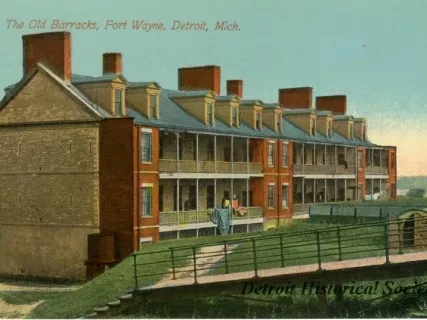 Postcard - The Old Barracks, Fort Wayne, Detroit, Mich.