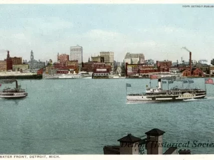 Postcard - 9482  Water Front, Detroit, Mich.