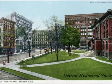 Postcard - Library Park, Detroit, Mich.