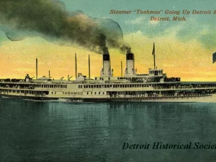 Postcard - Steamer "Tashmoo" Going Up Detroit RIver, Detroit, Mich.