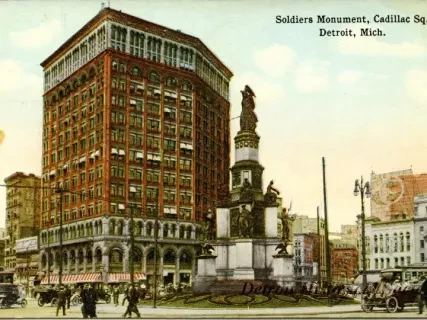 Postcard - Soldiers Monument, Cadillac Sq., Detroit Mich.