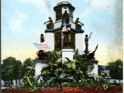 Postcard - Soldier's Monument, Detroit, Mich.