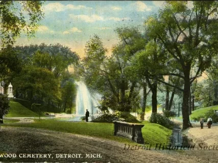 Postcard - Elmwood Cemetery, Detroit, Mich.