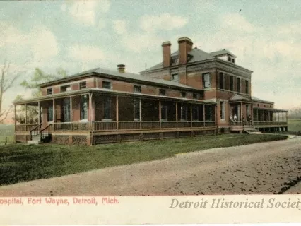 Postcard - Hospital, Fort Wayne, Detroit, Mich.