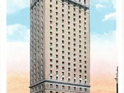 Postcard - Aviation Town and Country Club Building, Detroit, Mich. - Aviation Town And Country Club Bldg.