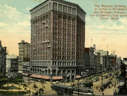 Postcard - The Majestic Building at Corner of Woodward and Michigan Avenues, one of Detroit's busy corners, Detroit, Mich.
