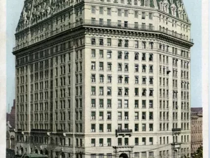 Postcard - Hotel Pontchartrain, Detroit, Mich.