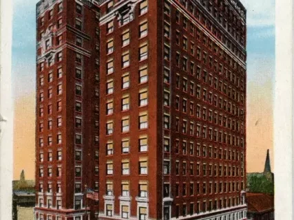 Postcard - Hotel Wolverine, Detroit Mich. Overlooking Grand Circus Park - Hotel Wolverine, Detroit, Mich.