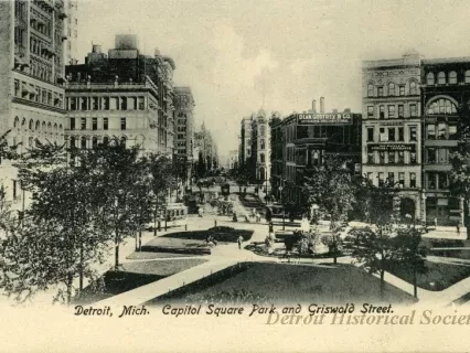 Postcard - Detroit, Mich. Capitol Square Park and Griswold Street.