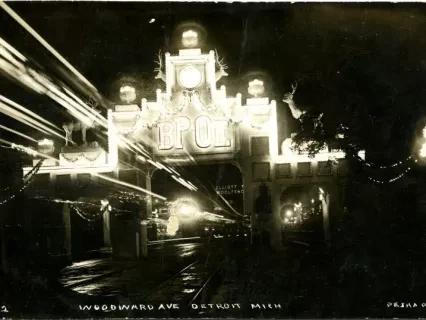 Postcard - Woodward Ave Detroit Mich - Woodward Ave., Detroit, Mich.