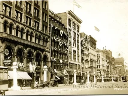 Postcard - Woodward Ave Detroit Mich - Woodward Ave., Detroit, Mich.