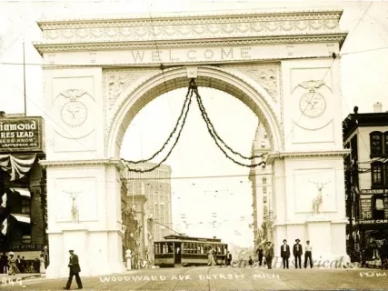 Postcard - Woodward Ave Detroit Mich - Woodward Ave., Detroit, Mich. Elks