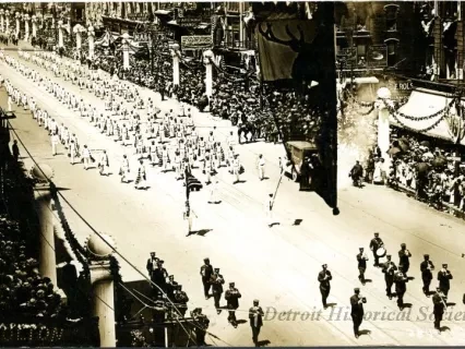 Postcard - Parade
