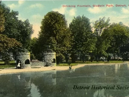Postcard - Drinking Fountain, Gladwin Park, Detroit, Mich.
