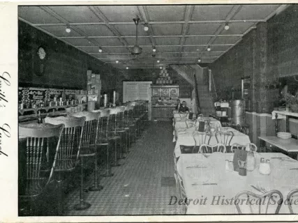 Postcard - Smith's Lunch, 111 Bates Street, Detroit, Mich.
Good Meals at All Hours and Good Rooms.