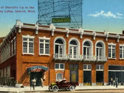 Postcard - One of Detroit's Up to the Minute Cafes, Detroit, Mich.