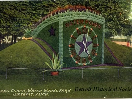Postcard - Floral Clock, Water Works Park, Detroit, Mich.