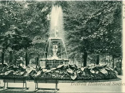 Postcard - Fountain Grand Circus Park, Detroit, Mich.