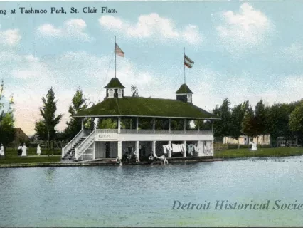 Postcard - Bathing at Tashmoo Park, St. Clair Flats.