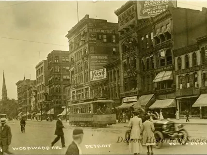 Postcard - Woodward Ave, Detroit