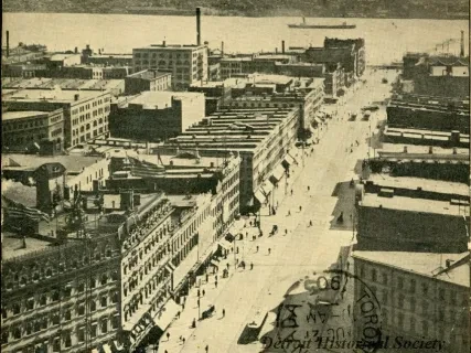 Postcard - Woodward Ave. (Looking South) Detroit, Mich.