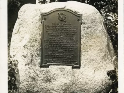 Postcard - D.A.R. Monument, Historic Walker Tavern