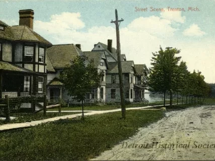 Postcard - Street Scene, Trenton, Mich.