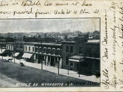 Postcard - Biddle Av. Wyandotte, Mich.