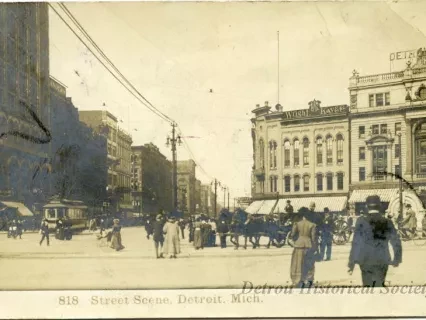 Postcard - Street Scene, Detroit, Mich.