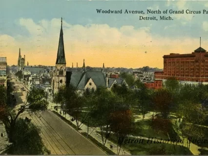 Postcard - Woodward Avenue, North of Grand Circus Park, Detroit, Mich.