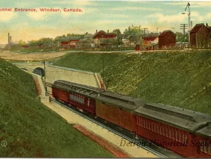 Postcard - Tunnel Entrance, Windsor, Canada.