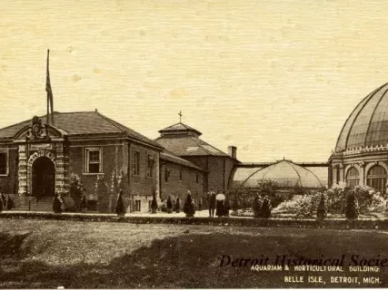 Postcard - Aquarium & Horticultural Building, Belle Isle, Detroit, Mich.