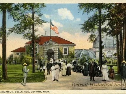 Postcard - The Aquarium, Belle Isle, Detroit, Mich.