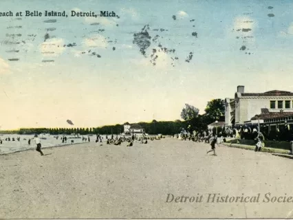 Postcard - Beach at Belle Isle, Detroit, Mich.
