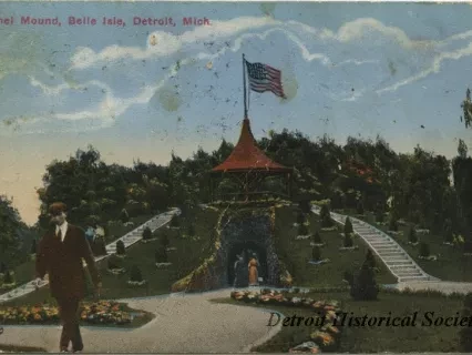 Postcard - Tunnel Mound, Belle Isle, Detroit, Mich.