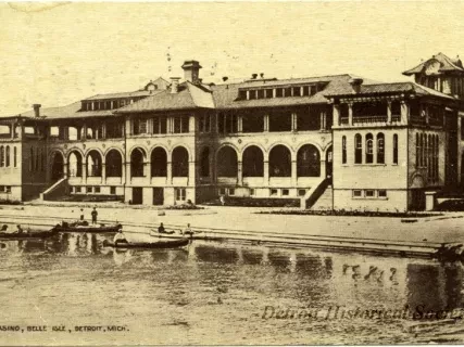 Postcard - Casino, Belle Isle, Detroit, Mich.