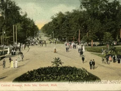 Postcard - Central Avenue, Belle Isle, Detroit, Mich.