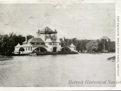 Postcard - The Pavilion, Belle Isle Park, Detroit - z