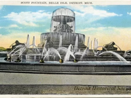 Postcard - Scott Memorial Fountain, Belle Isle, Detroit, Mich.