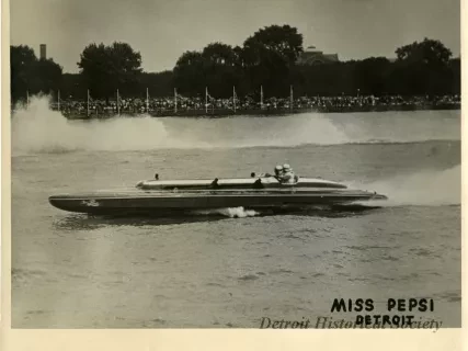 Poster - Miss Pepsi, 
Detroit