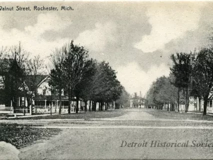 Postcard - Walnut Street, Rochester, Mich.