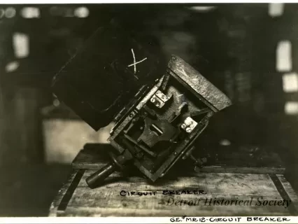 Print, Photographic - G.E. #MR12 - Circuit Breaker
