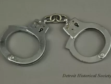 Handcuff