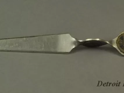 Opener, Letter