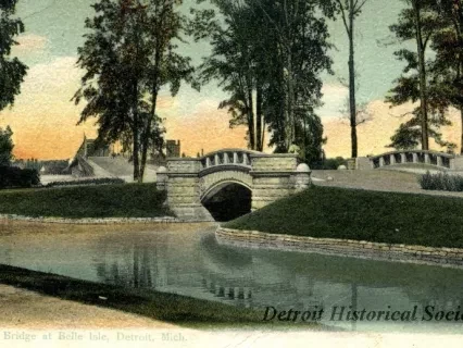 Postcard - Bridge at Belle Isle, Detroit, Mich.