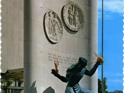 Postcard - The Spirit of Detroit