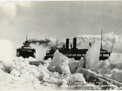 Postcard - Ice Blockade in Straits of Mackinac